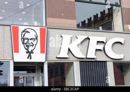 Schild eines KFC-Restaurants in Kopenhagen, Dänemark Stockfoto