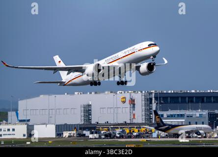 Flughafen Köln Bonn, CGN, Airbus Airbus A350-900 der Deutschen Luftwaffe, 10+03, Regierungsflugzeug, Bundesministerium für Verteidigung Luftverkehr Komma Stockfoto