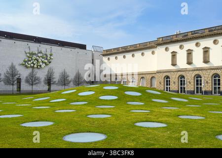 Frankfurt am Main - 23. März 2025: Die einzigartige Gartenlandschaft im Städel Museum in Frankfurt am Main Stockfoto
