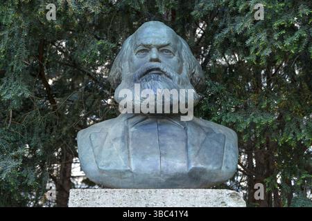 Karl-Marx-Denkmal, Strausberger Platz, Friedrichshain, Berlin, Deutschland *** Karl-Marx-Denkmal, Strausberger Platz, Friedrichshain, Berlin, Deutschland Stockfoto