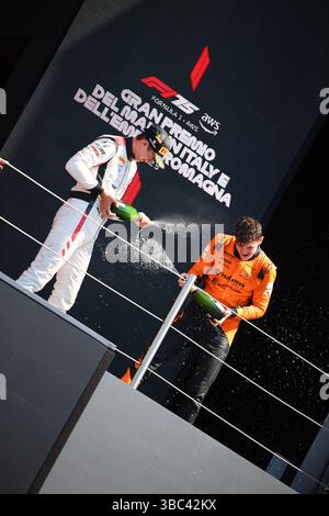 Imola, Italien. Mai 2025. Alex Dunne (Rodin Motorsport), Dino Beganovic (Hitech GP, Formel 2), Race Day, ITA, Formel 1 Weltmeisterschaft, Grand Prix Emilia-Romagna Imola, Autodromo Enzo e Dino Ferrari, 18.05.2025 Foto: Eibner-Pressefoto/Annika Graf Credit: dpa/Alamy Live News Stockfoto