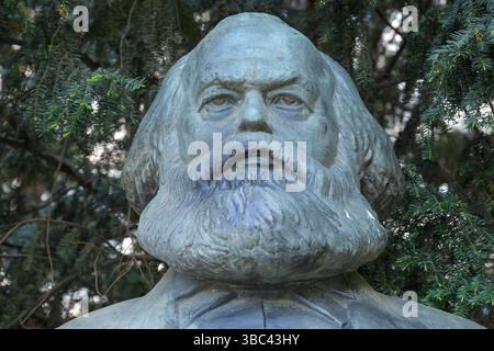 Karl-Marx-Denkmal, Strausberger Platz, Friedrichshain, Berlin, Deutschland *** Karl-Marx-Denkmal, Strausberger Platz, Friedrichshain, Berlin, Deutschland Stockfoto