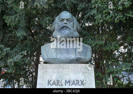 Karl-Marx-Denkmal, Strausberger Platz, Friedrichshain, Berlin, Deutschland *** Karl-Marx-Denkmal, Strausberger Platz, Friedrichshain, Berlin, Deutschland Stockfoto