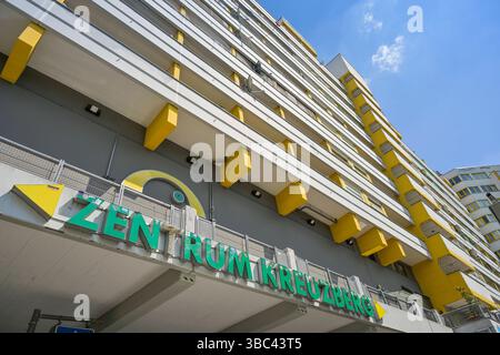 Sozialwohnungen, Kreuzberger Zentrum, Kottbusser Tor, Kreuzberg, Berlin, Deutschland *** Sozialwohnungen, Kreuzberg Zentrum, Kottbusser Tor, Kreuzberg, Berlin, Deutschland Stockfoto