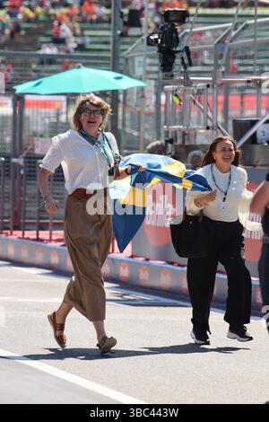 Imola, Italien. Mai 2025. Dino Beganovic Fans, Renntag, ITA, Formel 1 Weltmeisterschaft, Grand Prix Emilia-Romagna Imola, Autodromo Enzo e Dino Ferrari, 18.05.2025 Foto: Eibner-Pressefoto/Annika Graf Credit: dpa/Alamy Live News Stockfoto