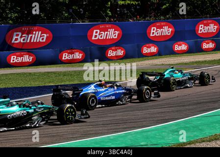 Imola, Italien. Mai 2025. Imola, Italien. Mai 2025. Carlos Sainz (ESP) Atlassian Williams Racing FW47 zu Beginn des Rennens. 18.05.2025. Formel-1-Weltmeisterschaft, Rd 7, Emilia Romagna Grand Prix, Imola, Italien, Renntag. Das Foto sollte lauten: XPB/Alamy Live News. Stockfoto