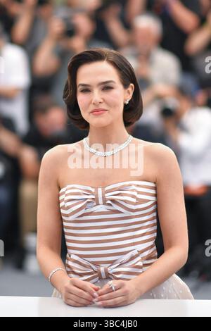 Zoey Deutch nahm am 18. Mai 2025 am Nouvelle Vague (New Wave) Photocall im Rahmen der 78. Filmfestspiele von Cannes Teil. Foto: Aurore Marechal/ABACAPRESS.COM Stockfoto