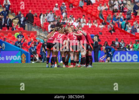 Wembley, Großbritannien. Mai 2025. Zu Beginn der zweiten Halbzeit trampelte Manchester United im Finale des Adobe Womens FA Cup zwischen Chelsea und Manchester United im Wembley Stadium in London. (Tom Phillips/SPP) Credit: SPP Sport Press Photo. /Alamy Live News Stockfoto