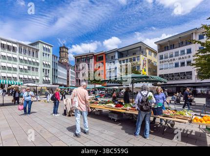 Wochenmarkt auf dem Marktplatz in Stuttgart. // 17.05.2025: Stuttgart, Baden-Württemberg, Deutschland, Europa *** Wochenmarkt auf dem Marktplatz in Stuttgart 17 05 2025 Stuttgart, Baden-Württemberg, Deutschland, Europa Stockfoto