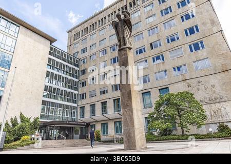 Landgericht Stuttgart. Außenansicht. // 17.05.2025: Stuttgart, Baden-Württemberg, Deutschland, Europa *** Landgericht Stuttgart Außenansicht 17 05 2025 Stuttgart, Baden Württemberg, Deutschland, Europa Stockfoto