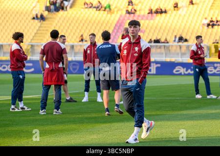 Lecce, Italien. Mai 2025. Inspektion des Torino-Feldes während des Fußballspiels der Serie A Enilive zwischen US Lecce und Turin FC im Via del Mare Stadium in Lecce, Italien, am 18. Mai 2025. (Foto Fabrizio Corradetti/LaPresse) Credit: LaPresse/Alamy Live News Stockfoto