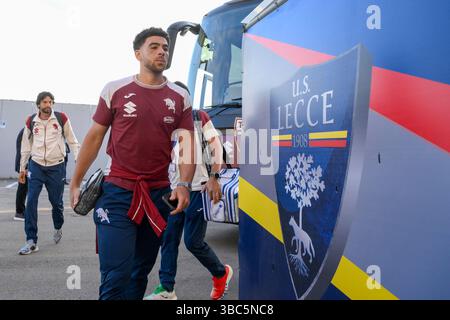 Lecce, Italien. Mai 2025. Torino kommt während des Fußballspiels der Serie A Enilive zwischen US Lecce und Turin FC im Via del Mare Stadium in Lecce, Italien, am 18. Mai 2025 ins Stadion. (Foto Fabrizio Corradetti/LaPresse) Credit: LaPresse/Alamy Live News Stockfoto