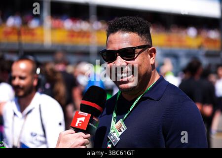 Imola, Italie. Mai 2025. Ronaldo, ehemaliger Spieler bei der Formel 1 AWS Gran Premio del Made in Italy e Dell'Emilia-Romagna 2025, Emilia Romagna Grand Prix 2025, 7. Runde der FIA Formel-1-Weltmeisterschaft 2025 vom 16. Bis 18. Mai 2025 auf dem Autodromo Internazionale Enzo e Dino Ferrari in Imola, Italien - Foto Eric Alonso/DPPI Credit: DPPI Media/Alamy Live News Stockfoto