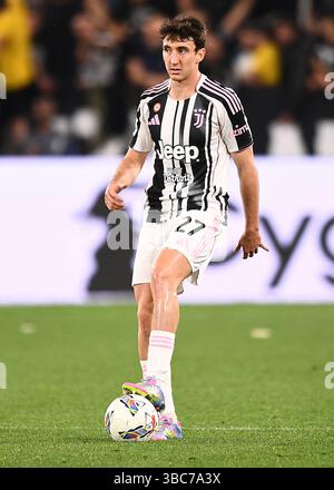 Turin, Italien. Mai 2025. Andrea Cambiaso von Juventus während des Spiels Juventus gegen Udinese Serie A im Allianz Stadium in Turin. Der Bildnachweis sollte lauten: Jonathan Moscrop/Sportimage Credit: Sportimage Ltd/Alamy Live News Stockfoto