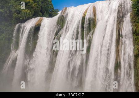 Huangguoshu Wasserfälle (Wasserfälle mit gelben Früchten) Guizhou China, lange Exposition. Stockfoto
