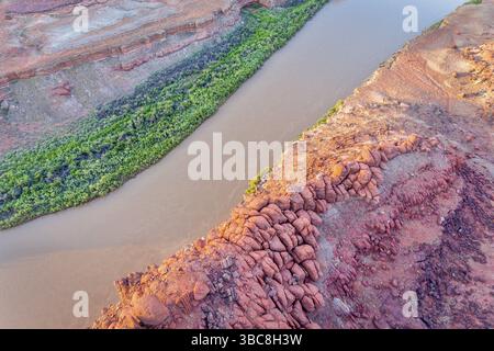 Canyon des Colorado River in der Nähe von Moab, Utah - Sonnenaufgang-Luftbild Stockfoto
