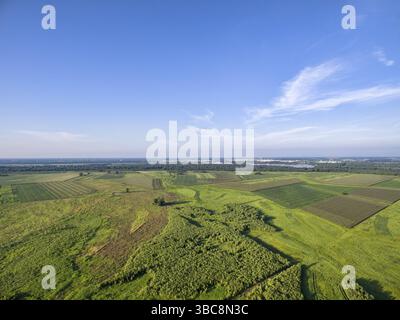 Aus der Vogelperspektive auf das Farmland in der Nähe des Mississippi River und des Missouri River Confluence in der Columbia Bottom Conservation Area Stockfoto