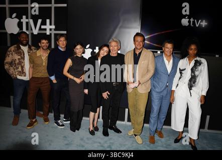 Hollywood, Kalifornien, USA. Mai 2025. (L-R) Bill Lawrence, Luke Tennie, Michael Urie, Lukita Maxwell, Christa Miller, Harrison Ford, Jason Segel, Jessica Williams und Ted McGinley nehmen am 18. Mai 2025 im Hollywood Athletic Club in Hollywood, Kalifornien, an einem FYC-Event für „Shrinking“ Teil. Quelle: Jeffrey Mayer/Media Punch/Alamy Live News Stockfoto
