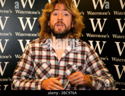 Justin Lee Collins bei einer Unterzeichnung seines neuen Buches „Good Times“ in Waterstones in Kent am 22. September 2009 Stockfoto