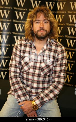 Justin Lee Collins bei einer Unterzeichnung seines neuen Buches „Good Times“ in Waterstones in Kent am 22. September 2009 Stockfoto
