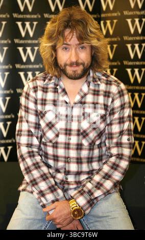 Justin Lee Collins bei einer Unterzeichnung seines neuen Buches „Good Times“ in Waterstones in Kent am 22. September 2009 Stockfoto
