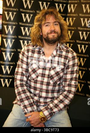 Justin Lee Collins bei einer Unterzeichnung seines neuen Buches „Good Times“ in Waterstones in Kent am 22. September 2009 Stockfoto
