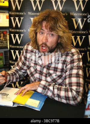 Justin Lee Collins bei einer Unterzeichnung seines neuen Buches „Good Times“ in Waterstones in Kent am 22. September 2009 Stockfoto