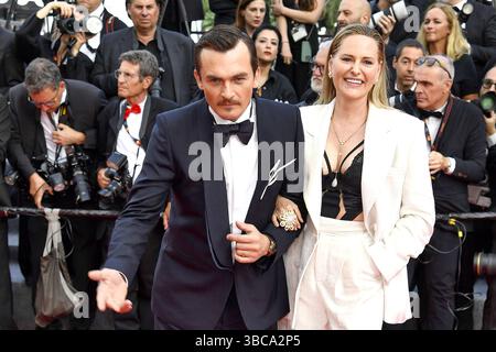 Rupert Friend und Aimee Mullins bei der Phoenizische Meisterstreich / The Phoenician Scheme Film Premiere am 18.05.2025 im Rahmen vom 78. Filmfestival in Cannes phönizisches Meisterstreich Filmpremiere in Cannes *** Rupert Friend und Aimee Mullins bei der phönizischen Scheme Filmpremiere am 18. 05 2025 beim Filmfestival 78 in Cannes phönizisches Scheme Filmpremiere in Cannes Stockfoto