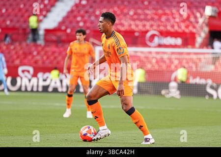 Jude Bellingham (Real Madrid) während des LaLiga-Spiels zwischen Sevilla FC und Real Madrid am 18. Mai 2025 im Stadion Sanchez Pizjuan in Sevilla, Stockfoto