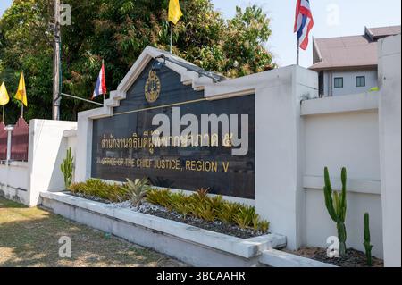 Büro der obersten Justizregion V in Chiang Mai – Thailands zweitgrößte Stadt im Norden Thailands nach Bangkok, Thailands Hauptstadt. Stockfoto