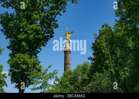 Tiergarten in Berlin, Blick auf die Siegessäule. Tiergarten Stockfoto