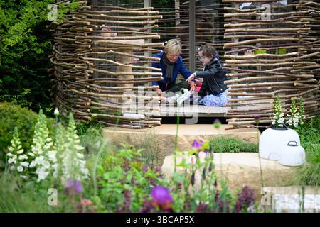 London, Großbritannien. 19. Mai 2025. Die. Kinder mit Krebs UK „A Place to be“ Garten, bei der RHS Chelsea Flower Show im Royal Hospital Chelsea in London. Das Foto sollte lauten: Matt Crossick/Empics/Alamy Live News Stockfoto