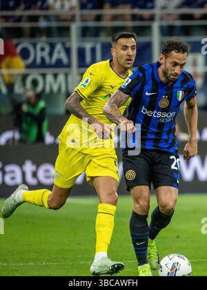 Calhanoglu Hakan F.C. Internazionale und Vecino mathias Lazio während der Serie A Spiel FC Internazionale gegen Lazio - Mailand 18. Mai 2025 Credit: Christian Santi/Alamy Live News Stockfoto