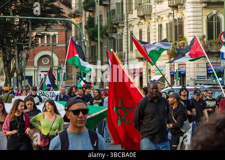 Turin, Italien - 17. Mai 2025: Pro-Palästina-Rallye Stockfoto
