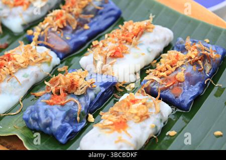 Thailändische gedämpfte Schweineknödel (Kow Griep Pag Mor) in der Provinz Ubon Ratchathani, Thailand Stockfoto