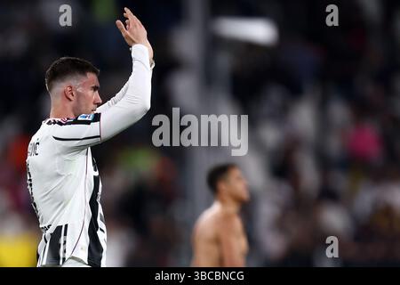 Turin, Italien. Mai 2025. Dusan Vlahovic vom Juventus FC feiert am 18. Mai 2025 im Allianz-Stadion in Turin, Italien, das Spiel der Serie A zwischen Juventus FC und Udinese Calcio beendet. Quelle: Marco Canoniero/Alamy Live News Stockfoto