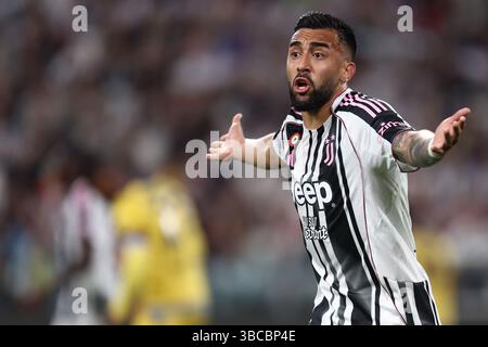 Turin, Italien. Mai 2025. Nico Gonzalez vom Juventus FC Gesten beim Spiel der Serie A zwischen Juventus FC und Udinese Calcio im Allianz Stadium am 18. Mai 2025 in Turin. Quelle: Marco Canoniero/Alamy Live News Stockfoto