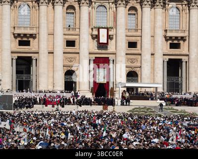Vorbereitung der Eröffnungsmesse des Pontifikats von Papst Leo XIV Stockfoto