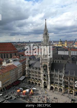 Neues Rathaus am Marienplatz isoliert. Neues Rathaus, München, 2019 Stockfoto