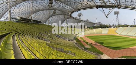 Deutschland - 17. September 2020: Panoramablick auf das Olympiastadion 1972 in München Stockfoto