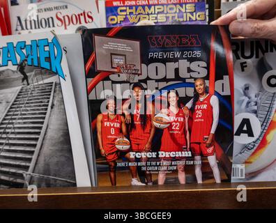 Barnes & Noble Booksellers on Fifth Avenue in New York City bietet eine große Auswahl an Büchern und Zeitschriften, USA 2025 Stockfoto