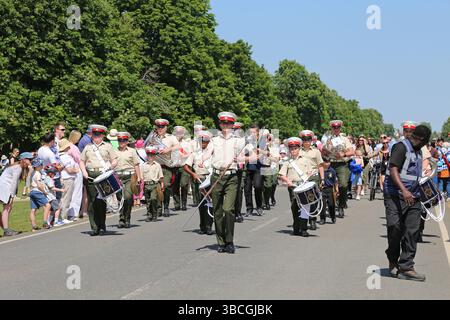 Surbiton RBL Youth Marching Band, Kastaniensonntag, 11. Mai 2025. Bushy Park, Hampton Court, Greater London, England, Vereinigtes Königreich, Großbritannien, Europa Stockfoto
