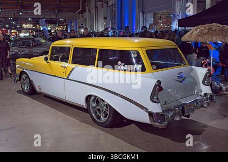 Pasila, Helsinki, Finnland – 4. April. 2025: Chevrolet Handyman (1956) Auto auf der Original American Car Show ACS25 in Helsinki Messukeskus. Stockfoto