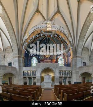 Schweiz - 8. Juli 2020: Innenansicht der historischen Pauluskirche in der Basler Innenstadt Stockfoto