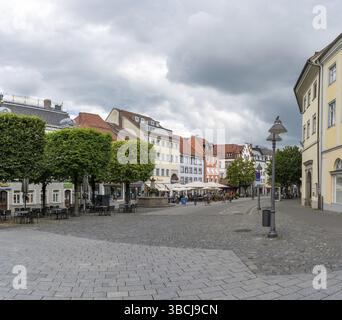 Deutschland - 21. Juni 2020: Blick auf den Marienplatz im Herzen der historischen Altstadt von Ravensburg in Süddeutschland Stockfoto