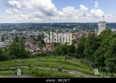 Deutschland - 21. Juni 2020: Blick auf die historische Stadt Ravensburg mit ihren vielen Türmen in Süddeutschland Stockfoto