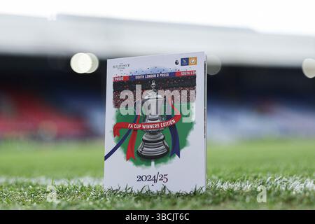 Selhurst Park, Selhurst, London, Großbritannien. Mai 2025. Premier League Football, Crystal Palace gegen Wolverhampton Wanderers; heutiges Spielprogramm zu sehen Credit: Action Plus Sports/Alamy Live News Stockfoto