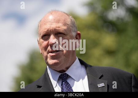 Washington, Vereinigte Staaten Von Amerika. April 2025. Der Grenzzar Tom Homan spricht am Dienstag, den 20. Mai, im Weißen Haus in Washington, DC, USA, mit den Medien. 2025. Credit: Chris Kleponis/Pool/SIPA USA Credit: SIPA USA/Alamy Live News Stockfoto