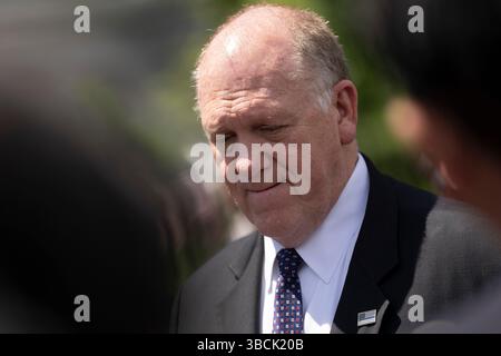 Washington, Vereinigte Staaten Von Amerika. April 2025. Der Grenzzar Tom Homan spricht am Dienstag, den 20. Mai, im Weißen Haus in Washington, DC, USA, mit den Medien. 2025. Credit: Chris Kleponis/Pool/SIPA USA Credit: SIPA USA/Alamy Live News Stockfoto