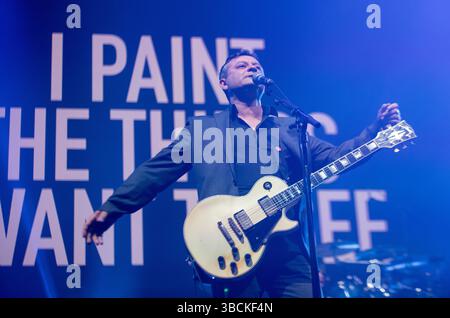 Manic Street Preachers (Sänger und Gitarrist James Dean Bradfield) - Live-Konzert im Birmingham Arrena, 27. April 2018 Stockfoto